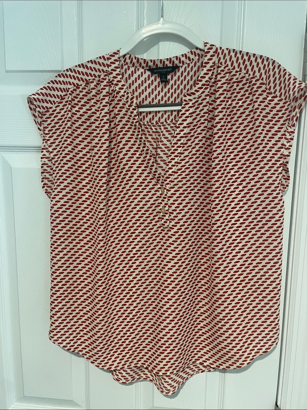 Banana Republic Red and Cream Geometric Split-Neck Cap-Sleeve Blouse